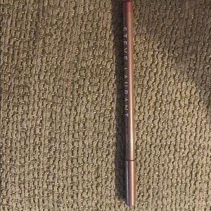 Steve Laurant lip liner in shade Vogue